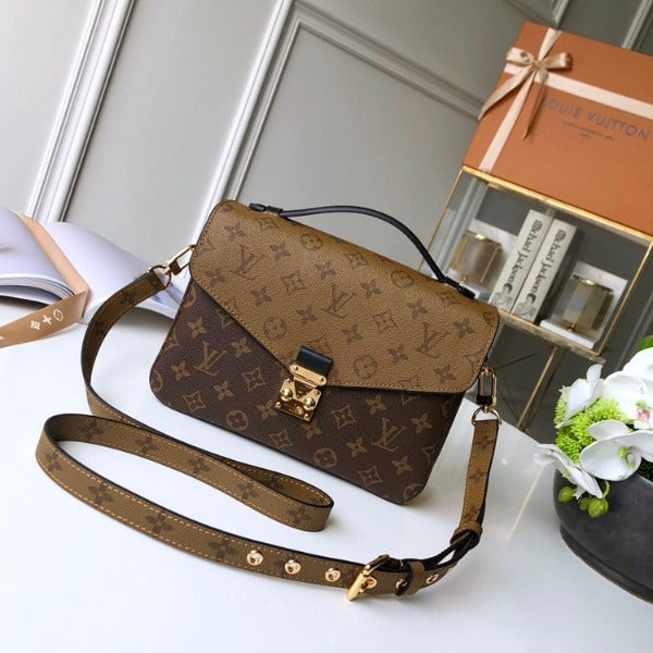 (HH공장) LV 포쉐트 메티스 리버스 모노그램 숄더백 M41465
